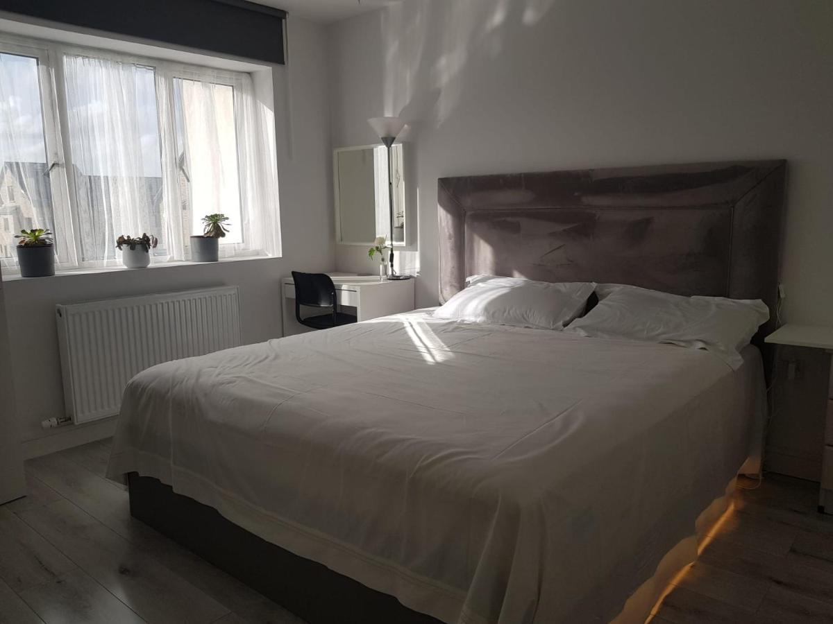 Barnoaks House - Private Room Ensuite Bathroom Homestay دبلن المظهر الخارجي الصورة